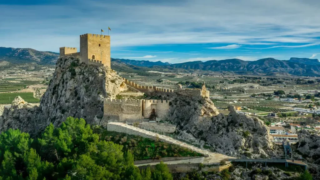 Visitar el castillo de Sax, Alicante en autocaravana